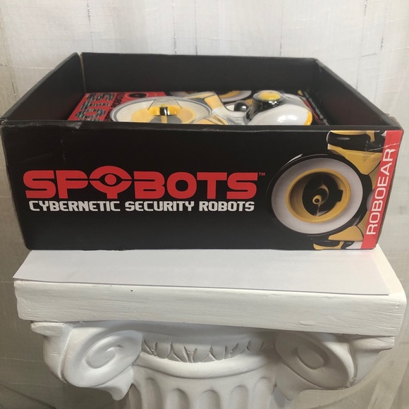 SPYBOTS Cybernetic Security Robots ROBOEAR Yellow Remote Listening Robot NEW - Picture 3 of 7